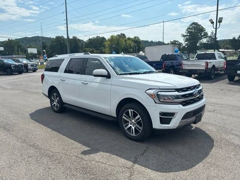 Used 2024 Ford Expedition Max Limited AWD/4WD image 3