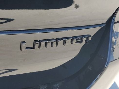 New 2025 Jeep Grand Cherokee L Limited w/ Black Appearance Package image 9