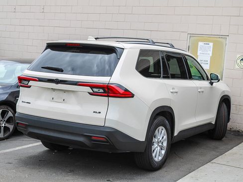 Certified 2024 Toyota Grand Highlander AWD Hybrid image 3