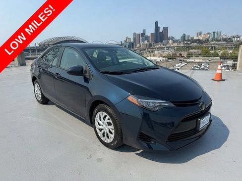 Used 2017 Toyota Corolla LE w/ Carpet Mat Package (TMS) FWD image 1