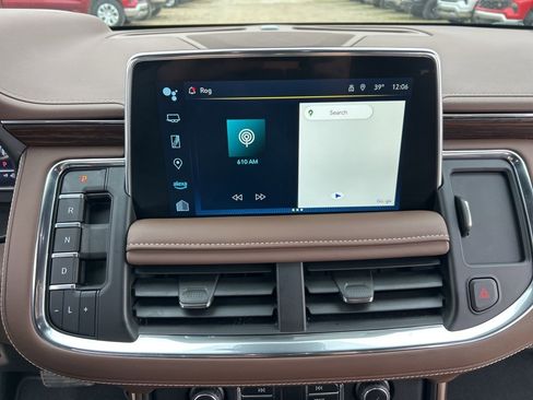 Used 2024 Chevrolet Suburban High Country image 14