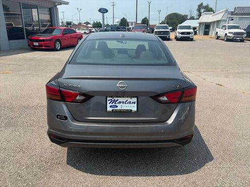 Used 2024 Nissan Altima 2.5 SV FWD image 5
