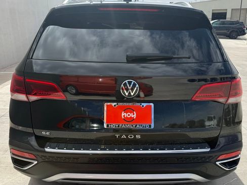 Used 2022 Volkswagen Taos SE FWD image 6