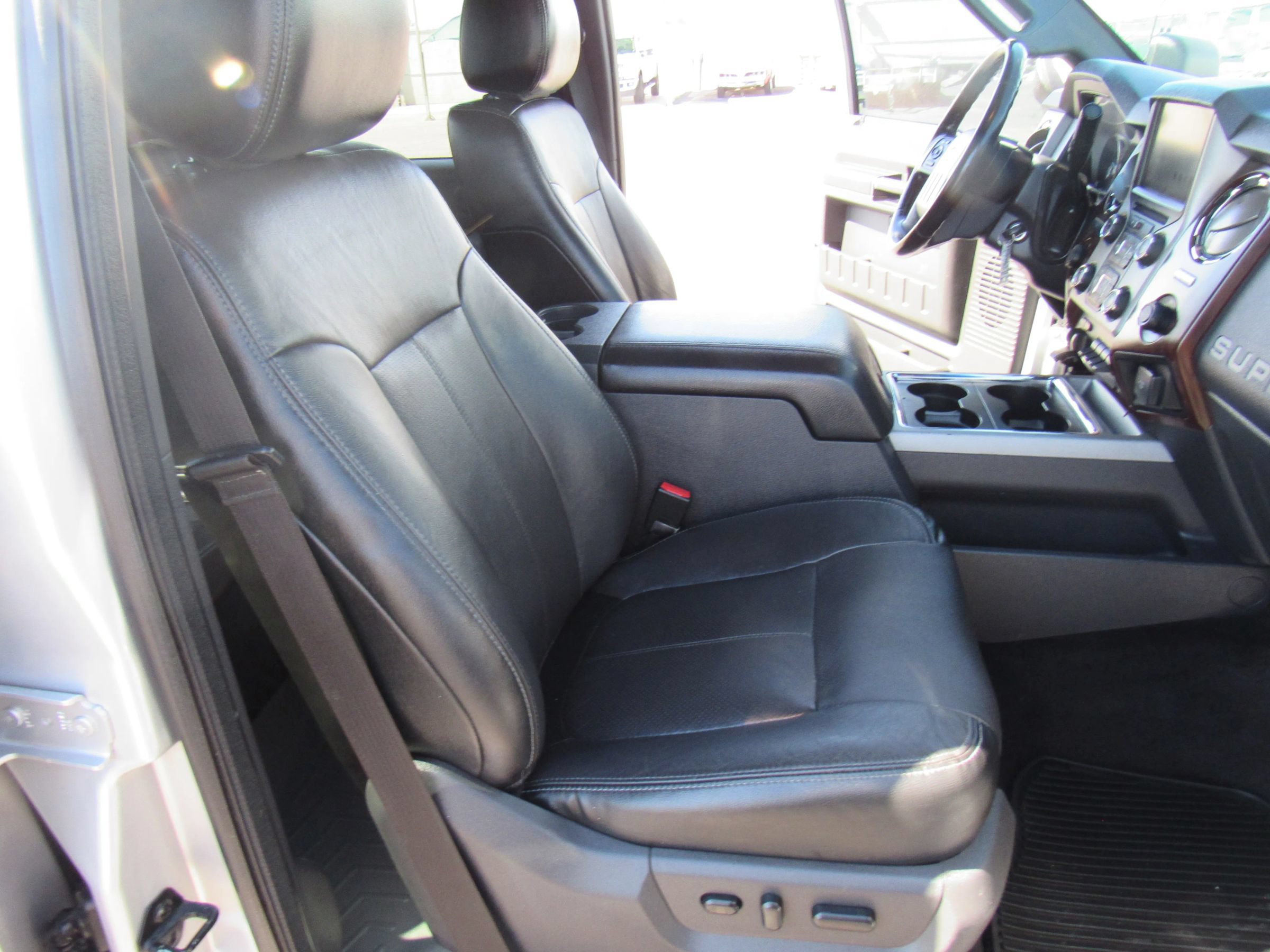 Used 2015 Ford F350 Lariat w/ Lariat Ultimate Package AWD/4WD image 11