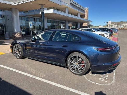 Used 2019 Porsche Panamera GTS image 3