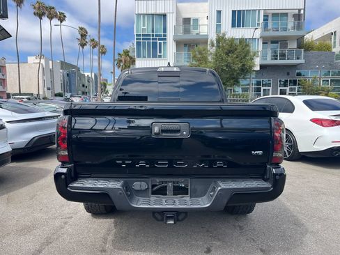 Used 2020 Toyota Tacoma TRD Sport w/ Technology Package AWD/4WD image 6