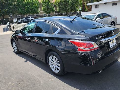 Used 2015 Nissan Altima 2.5 S w/ Power Driver Seat Package FWD image 3