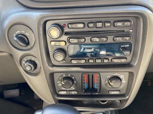 Used 2004 Chevrolet TrailBlazer 4WD w/ LT Preferred Equipment Group image 17