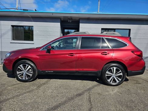 Used 2019 Subaru Outback 3.6R Limited AWD/4WD image 2