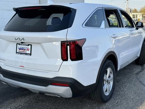 New 2026 Kia Sorento LX FWD image 14
