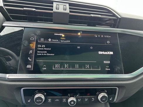 Used 2024 Audi Q3 2.0T Premium w/ Convenience Package image 15