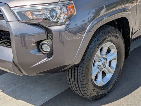 Used 2022 Toyota 4Runner SR5 Premium w/ Moonroof Package RWD image 21
