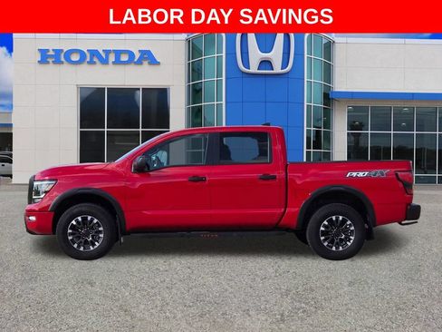 Used 2024 Nissan Titan PRO-4X w/ Pro-4x Utility Package AWD/4WD image 6