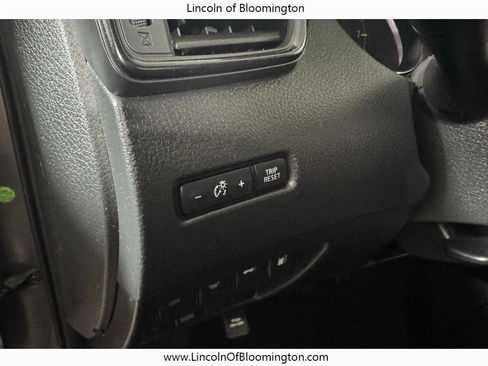 Used 2018 Nissan Rogue SL w/ Premium Package AWD/4WD image 34