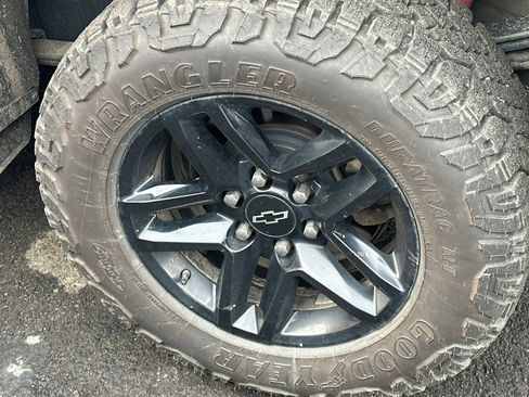 Used 2019 Chevrolet Silverado 1500 Custom Trail Boss w/ Custom Convenience Package image 7