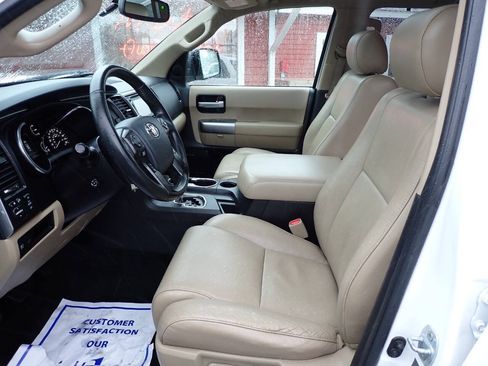 Used 2018 Toyota Sequoia Limited w/ Safety & Convenience Package AWD/4WD image 7