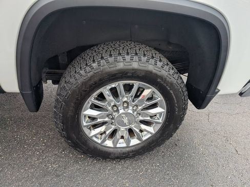 Used 2024 Chevrolet Silverado 2500 LTZ AWD/4WD image 25