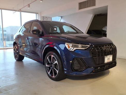 Certified 2025 Audi Q3 2.0T Premium Plus w/ Premium Plus Package image 3