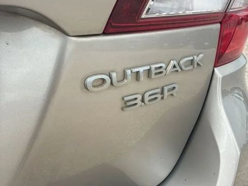 Used 2015 Subaru Outback 3.6R Limited AWD/4WD image 21