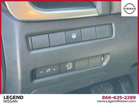 Used 2023 Nissan Rogue SV image 18