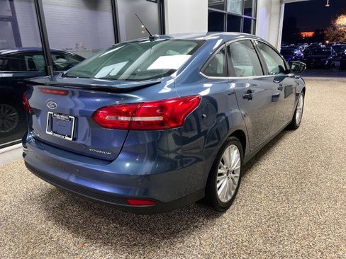 Used 2018 Ford Focus Titanium image 2