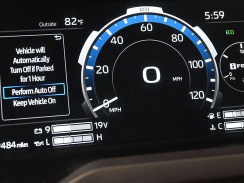 Used 2024 Toyota Tundra Platinum AWD/4WD image 4