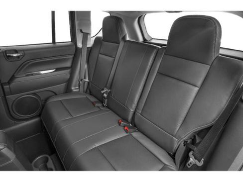 Used 2015 Jeep Compass High Altitude FWD image 17