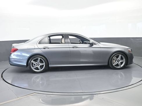 Used 2019 Mercedes-Benz E 300 image 7