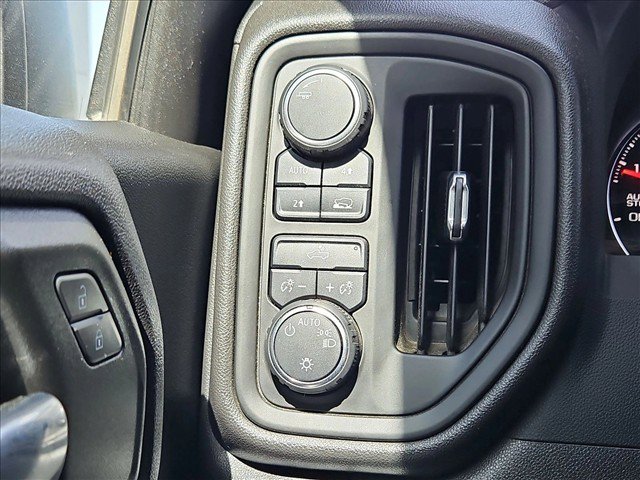 Used 2022 Chevrolet Silverado 1500 Custom AWD/4WD image 17