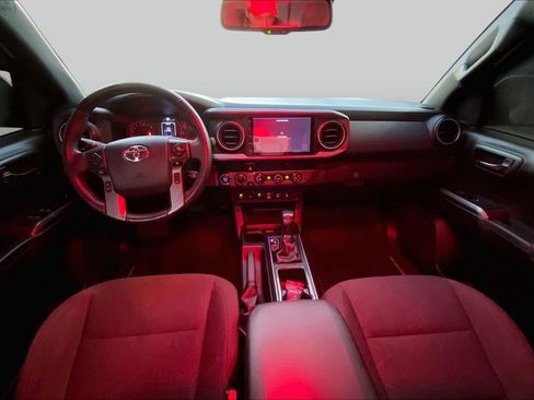 Used 2019 Toyota Tacoma TRD Off-Road w/ Technology Package AWD/4WD image 15
