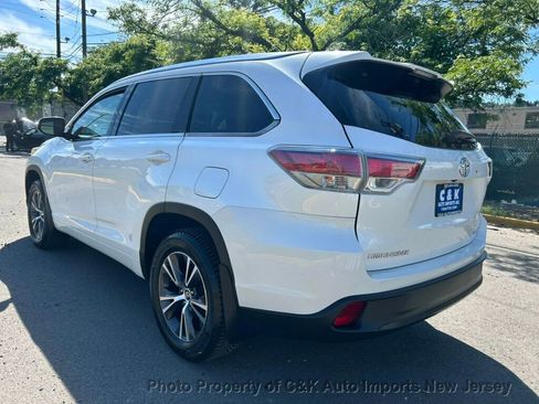 Used 2016 Toyota Highlander XLE AWD/4WD image 14
