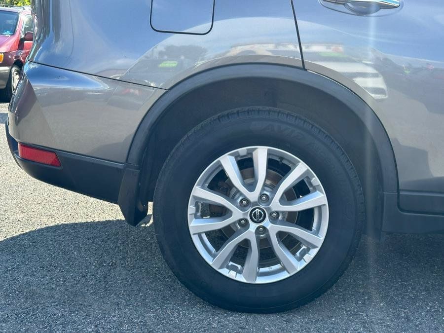 Used 2020 Nissan Rogue SV AWD/4WD image 38
