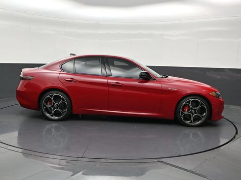Used 2025 Alfa Romeo Giulia w/ Veloce Package Rwd image 7