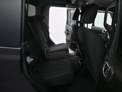 Used 2022 Jeep Gladiator Sport AWD/4WD image 10