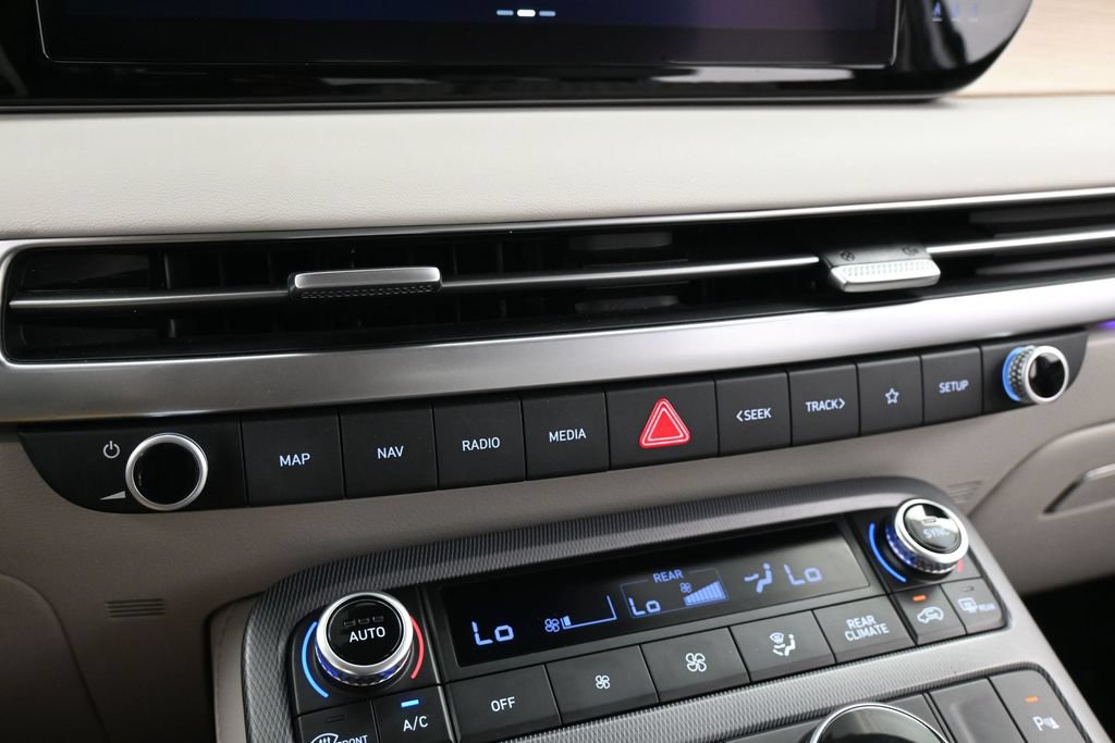 Used 2024 Hyundai Palisade Limited FWD image 24