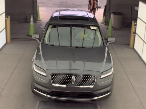 Used 2023 Lincoln Nautilus Reserve AWD/4WD image 2