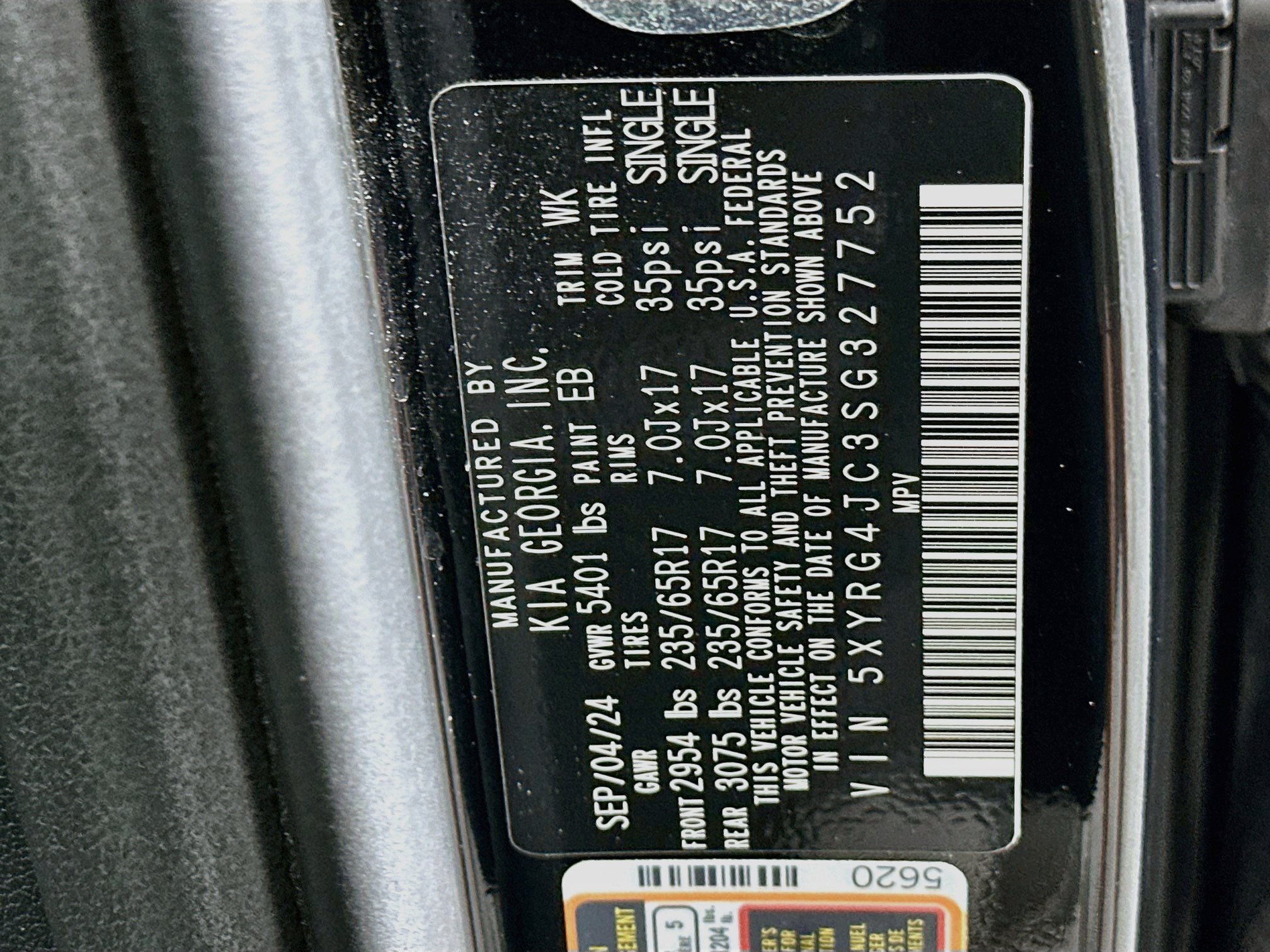 Used 2025 Kia Sorento LX FWD image 12