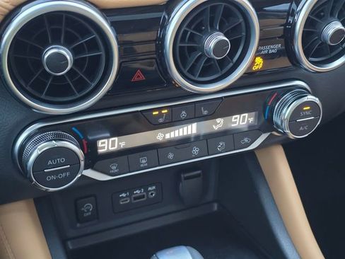 Used 2025 Nissan Sentra SV w/ SV Premium Package image 25