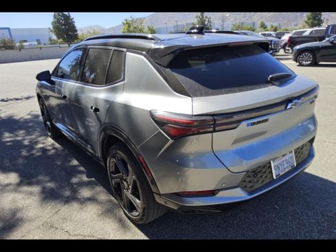 Used 2024 Chevrolet Equinox EV RS FWD image 7