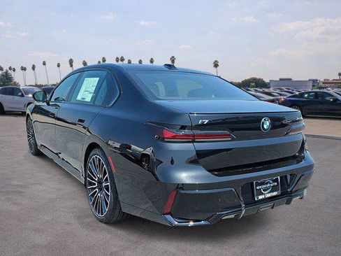 New 2025 BMW i7 xDrive60 image 7