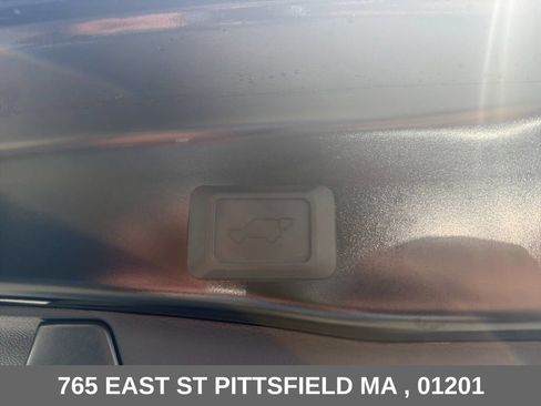 Used 2025 Toyota RAV4 XLE w/ Convenience Package AWD/4WD image 15