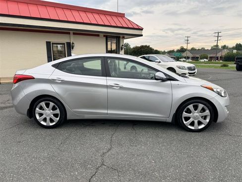 Used 2013 Hyundai Elantra Limited FWD image 4