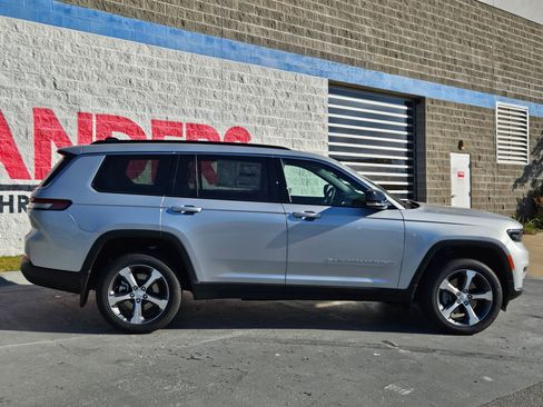 New 2025 Jeep Grand Cherokee L Limited image 8