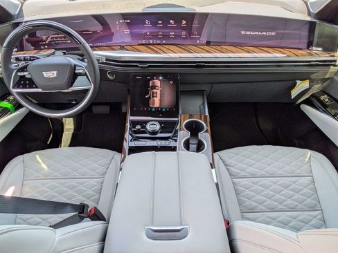 New 2026 Cadillac Escalade Platinum Sport AWD/4WD image 16