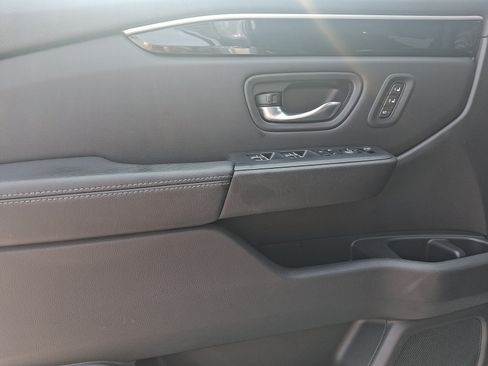 Used 2023 Honda Pilot Touring image 12