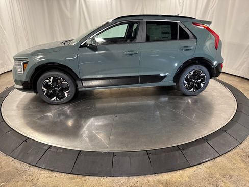 New 2026 Kia Niro Wind FWD image 6