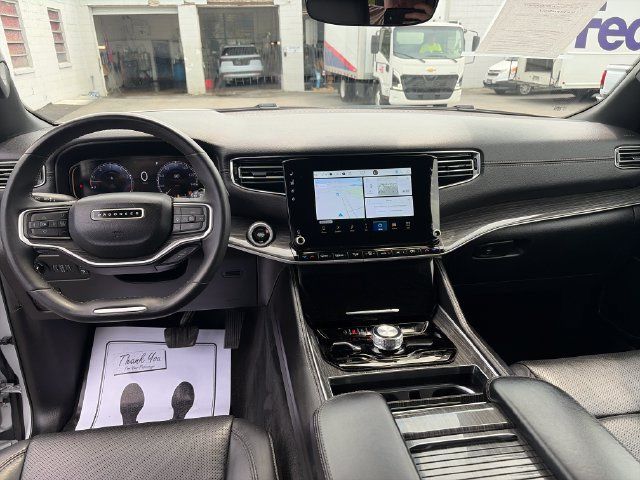 Used 2022 Jeep Wagoneer Series III AWD/4WD image 12