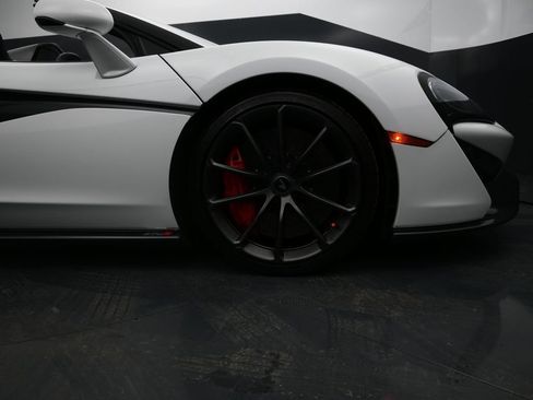 Used 2019 McLaren 570S Spider image 20