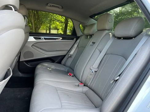 Used 2016 Hyundai Genesis 3.8 RWD image 15