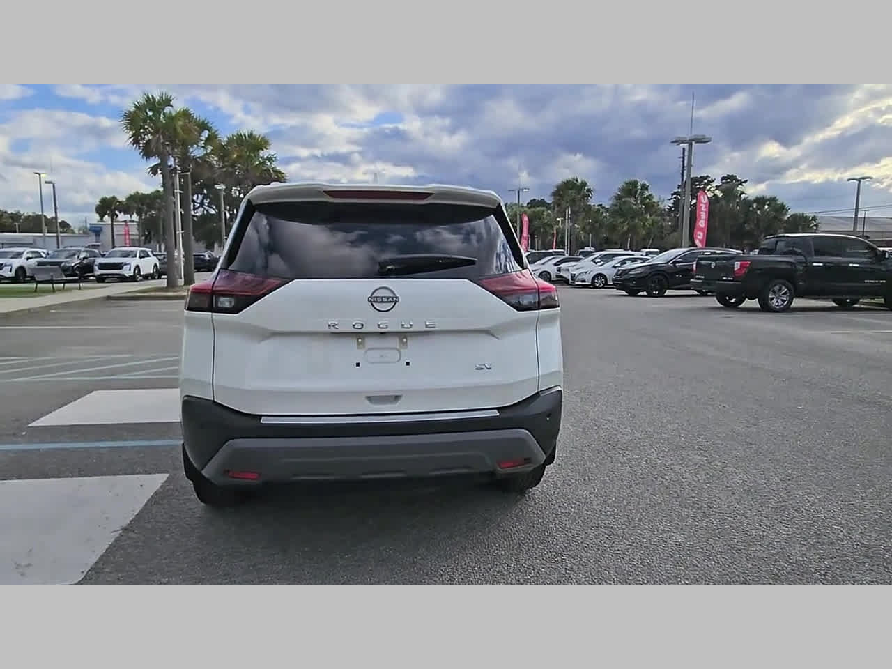Used 2023 Nissan Rogue SV w/ SV Premium B Package FWD image 31